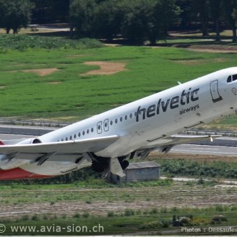 Fokker 100 Hèlvetic -. 159